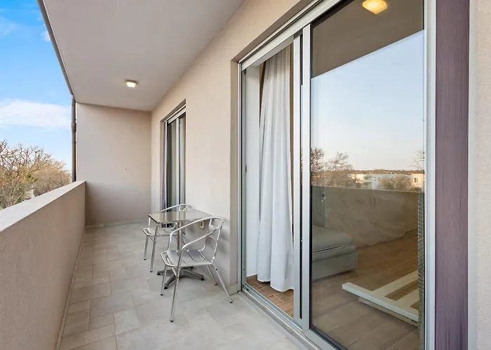 Karine Saraje 98, Apartament