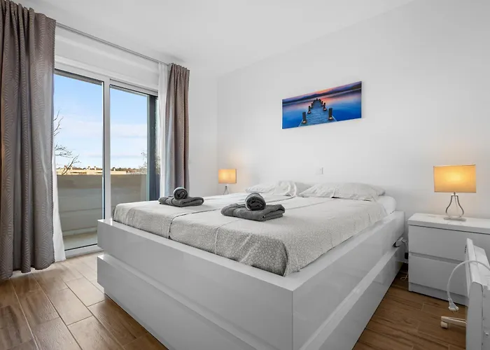 Apartament Karine Saraje 98, *